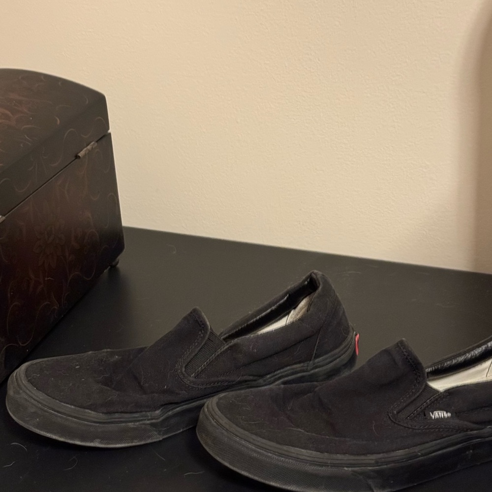 Vans Black Sneakers with Soft Material and Flat Rubber Sole
